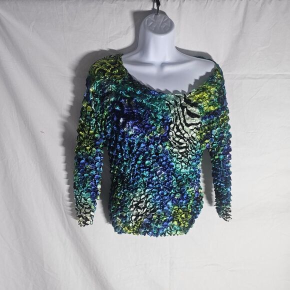 Y2k Blue green animal print bubble popcorn top - Picture 3 of 4